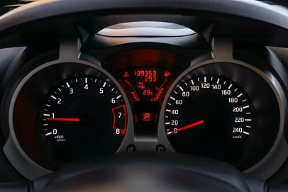 Nissan Juke, 2012г., передний привод, вариатор