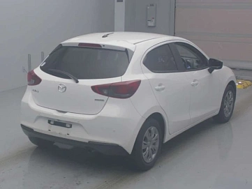 Mazda 2, 2023г., передний привод, автомат