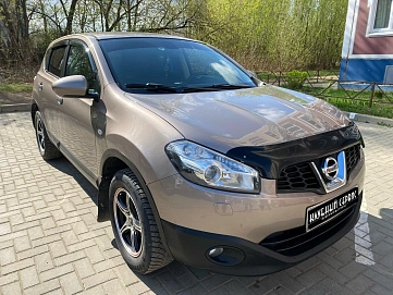 Nissan Qashqai, 2012г., передний привод, механика