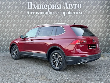 Volkswagen Tiguan, 2018г., полный привод, автомат