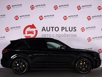 Volkswagen Touareg, 2018г., полный привод, автомат