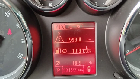 Opel Astra, 2015г., передний привод, автомат