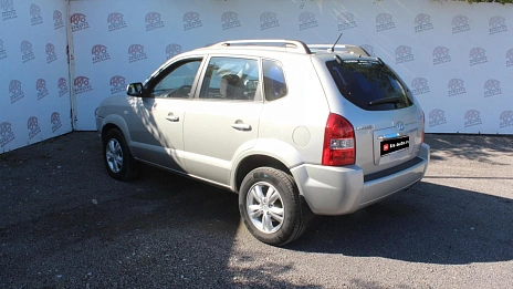 Hyundai Tucson, 2008г., передний привод, механика