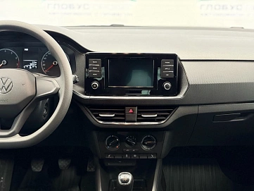 Volkswagen Polo, 2020г., передний привод, механика