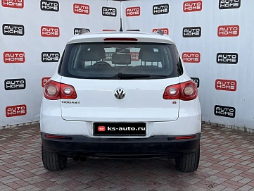 Volkswagen Tiguan, 2010г., передний привод, механика