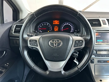 Toyota Avensis, 2012г., передний привод, вариатор