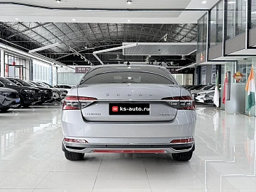 Skoda Superb, 2022г., передний привод, робот