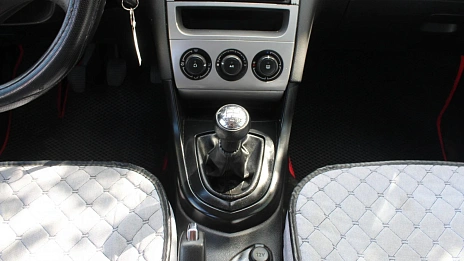 Peugeot 408, 2013г., передний привод, механика