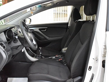 Hyundai Elantra, 2014г., передний привод, механика
