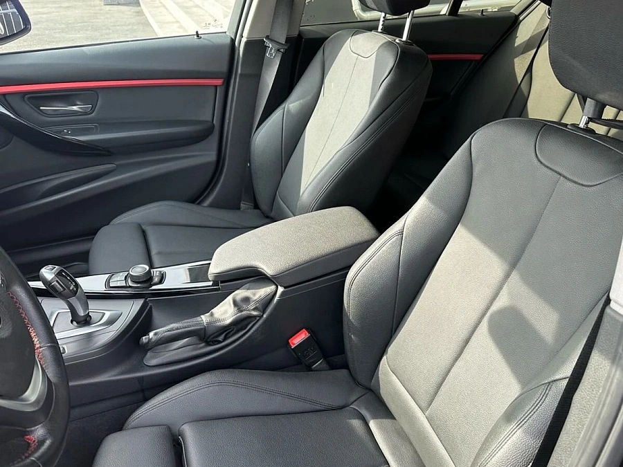 BMW 3 серии, 2018г., задний привод, автомат
