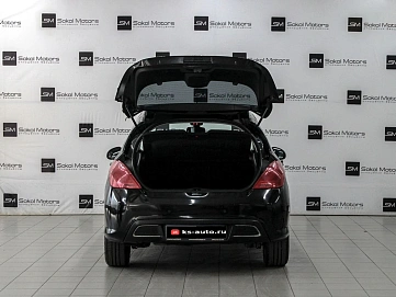 Peugeot 308, 2008г., передний привод, механика
