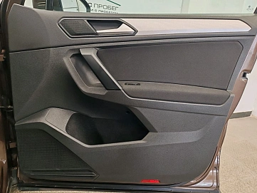 Volkswagen Tiguan, 2020г., передний привод, робот