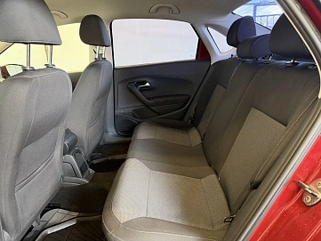 Volkswagen Polo, 2015г., передний привод, автомат