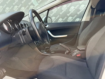 Peugeot 408, 2013г., передний привод, механика
