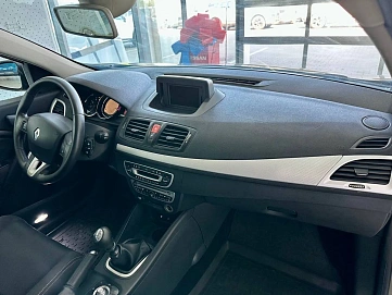 Renault Megane, 2010г., передний привод, механика