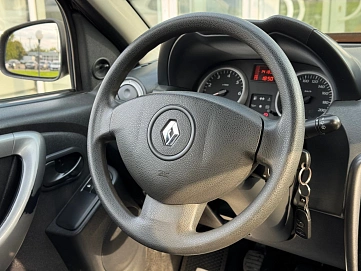 Renault Duster, 2012г., полный привод, механика
