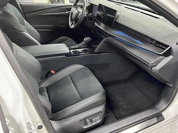 Toyota Camry, 2025г., передний привод, вариатор