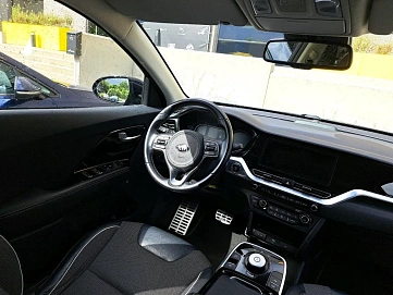 Kia Niro, 2020г, передний привод, автомат
