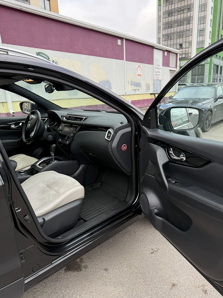Nissan Qashqai, 2015г., полный привод, вариатор
