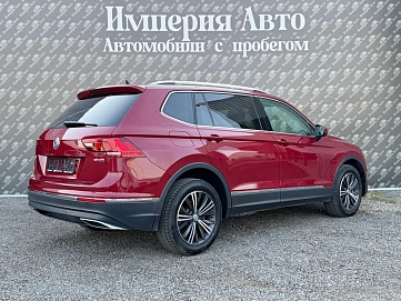 Volkswagen Tiguan, 2018г., полный привод, автомат