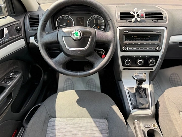 Skoda Octavia, 2011г., передний привод, робот