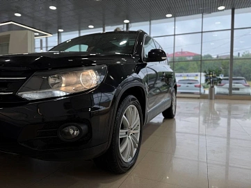 Volkswagen Tiguan, 2012г., передний привод, автомат