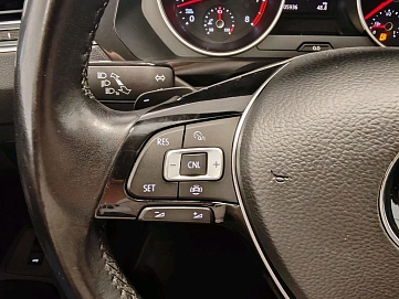 Volkswagen Tiguan, 2020г., передний привод, робот
