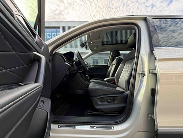 Volkswagen Tiguan, 2022г., передний привод, робот