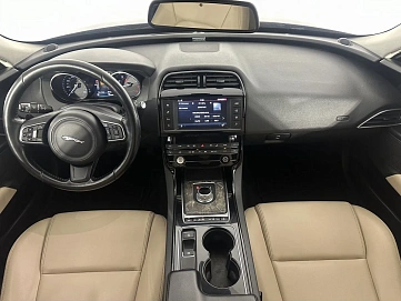 Jaguar XE, 2016г., задний привод, автомат