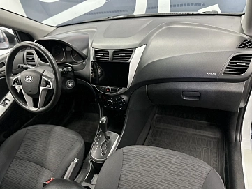 Hyundai Solaris, 2015г., передний привод, автомат