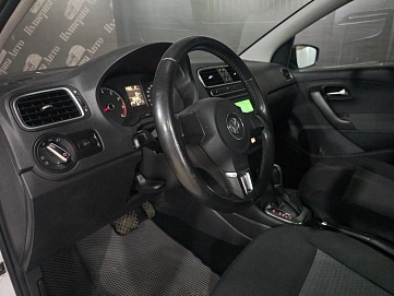 Volkswagen Polo, 2014г., передний привод, автомат