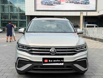 Volkswagen Tiguan, 2022г., передний привод, робот