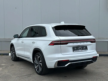 Geely Monjaro, 2023г., передний привод, автомат