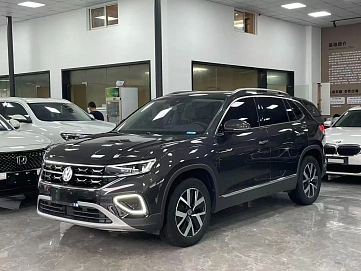 Volkswagen Tayron, 2022г, передний привод, робот