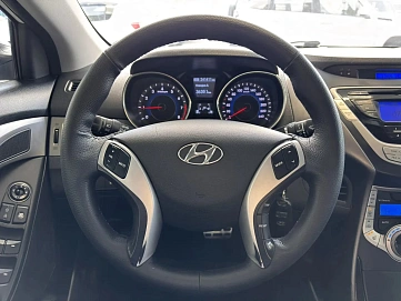 Hyundai Elantra, 2011г., передний привод, автомат