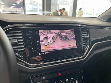 Volkswagen T-Roc, 2022г., полный привод, робот