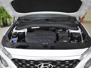 Hyundai Santa Fe, 2019г., передний привод, автомат