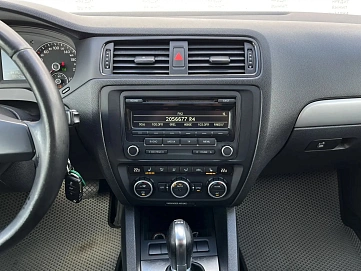 Volkswagen Jetta, 2013г., передний привод, автомат