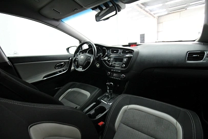 Kia Ceed, 2012г., передний привод, автомат