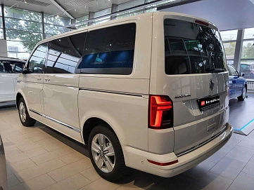 Volkswagen Multivan, 2022г., передний привод, робот