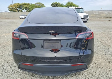 Tesla Model Y, 2024г., задний привод, автомат