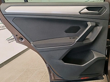 Volkswagen Tiguan, 2020г., передний привод, робот