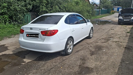 Hyundai Elantra, 2009г., передний привод, механика