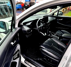 Hyundai Santa Fe, 2019г., полный привод, автомат