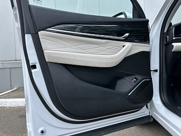 Geely Monjaro, 2023г., передний привод, автомат