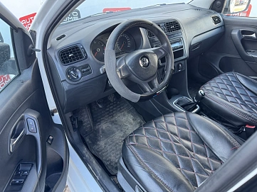 Volkswagen Polo, 2016г., передний привод, механика
