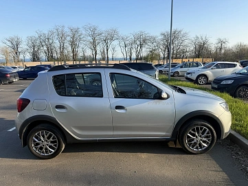 Renault Sandero, 2021г, передний привод, робот