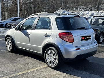 Suzuki SX4, 2010г., передний привод, автомат