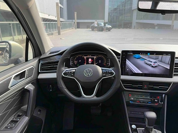 Volkswagen Tiguan, 2022г., передний привод, робот