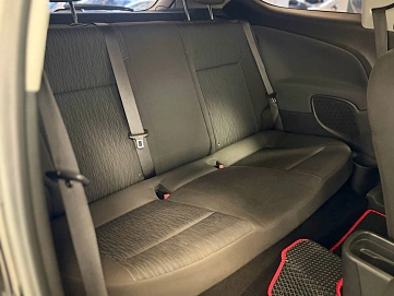 Opel Astra, 2012г., передний привод, механика